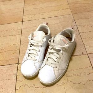 Adidas Sneakers with a bit of pink detail